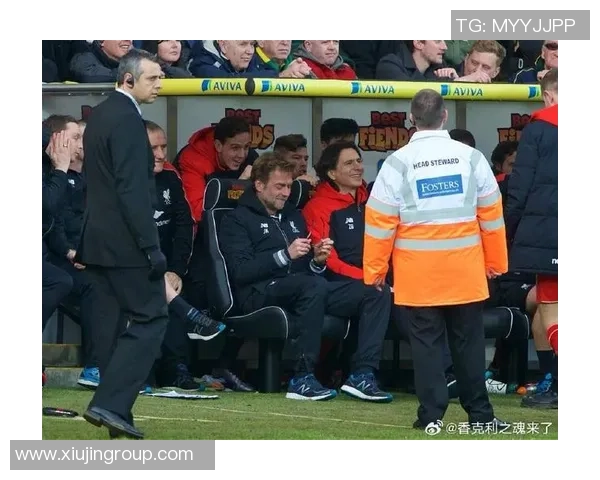 足球明星捂嘴说话视频引发热议背后的秘密与趣事揭秘